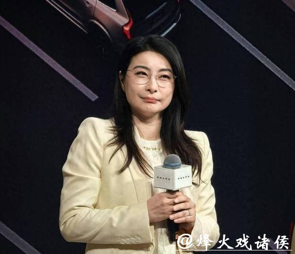 郭晶晶搬出霍家大宅真相:财产分配风波中,她用独立赢得尊重 郭晶晶搬出霍家大宅真相:财产分配风波中,她用独立赢得尊重